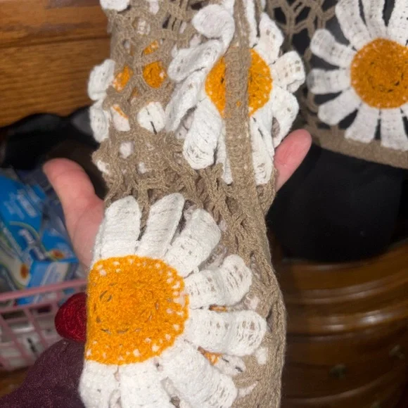 a Rebellion Jr Long Sleeve Daisy Crochet Top intricate floral pattern small - Picture 7 of 12